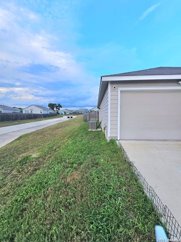 5335 FORBS LN, Bulverde, TX 78163