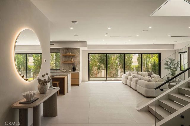12408 Cumpston, Valley Village, CA 91607