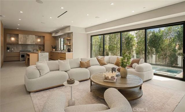 12408 Cumpston, Valley Village, CA 91607