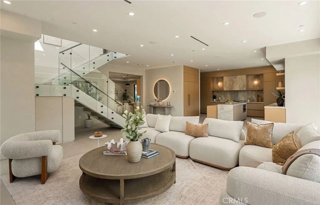 12408 Cumpston, Valley Village, CA 91607