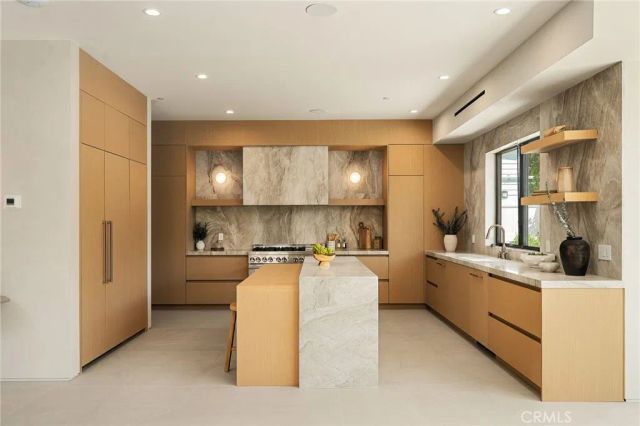 12408 Cumpston, Valley Village, CA 91607