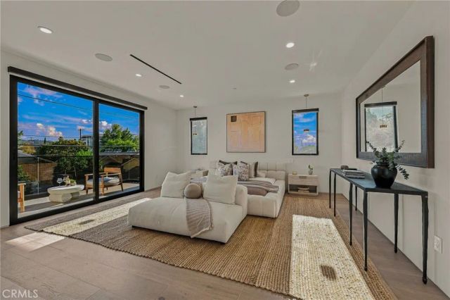12408 Cumpston, Valley Village, CA 91607