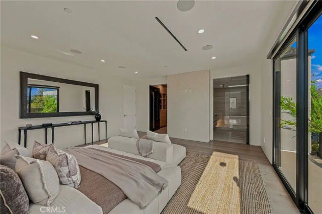 12408 Cumpston, Valley Village, CA 91607