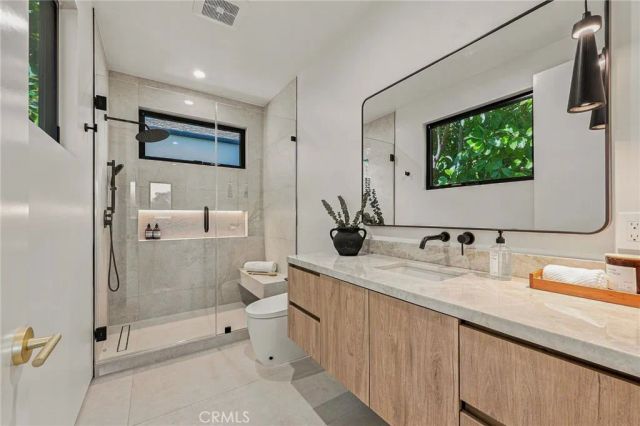 12408 Cumpston, Valley Village, CA 91607