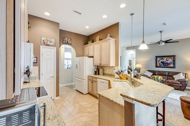 656 Meadowbrook Ln., Calabash, NC 28467