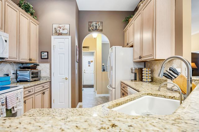 656 Meadowbrook Ln., Calabash, NC 28467