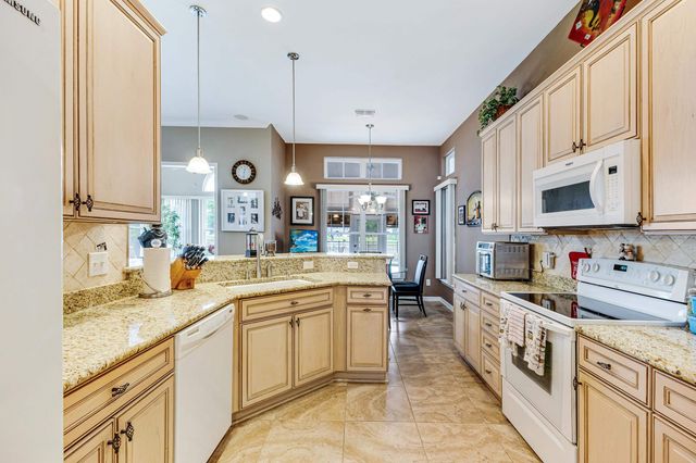 656 Meadowbrook Ln., Calabash, NC 28467