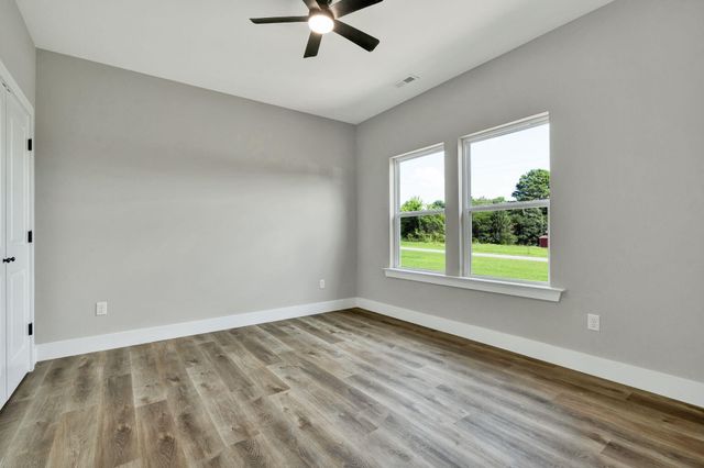 1090 Congress Parkway, N, Athens, TN 37303