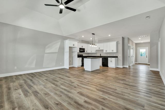 1090 Congress Parkway, N, Athens, TN 37303