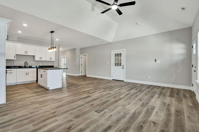 1090 Congress Parkway, N, Athens, TN 37303