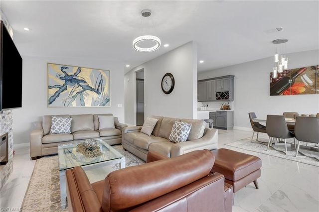 7648 Oleander Gate DR H202, Naples, FL 34109