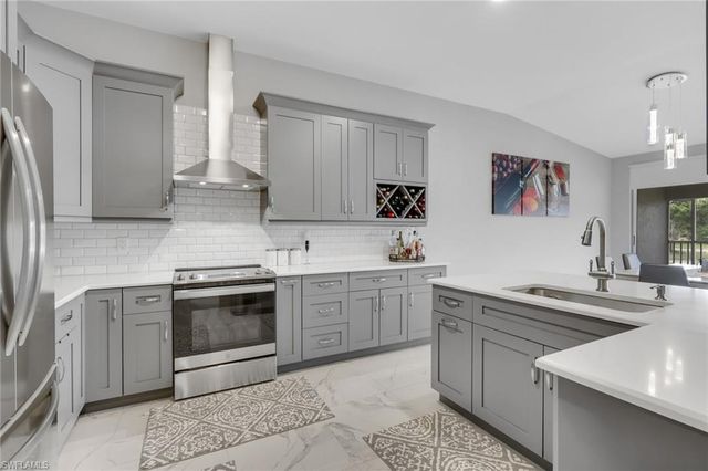 7648 Oleander Gate DR H202, Naples, FL 34109