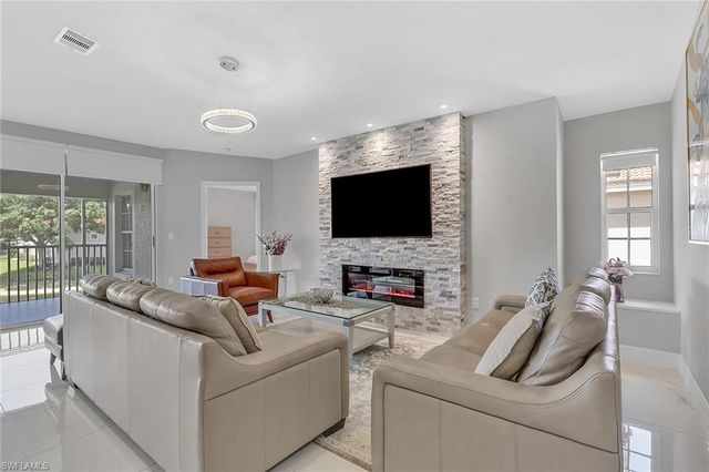 7648 Oleander Gate DR H202, Naples, FL 34109