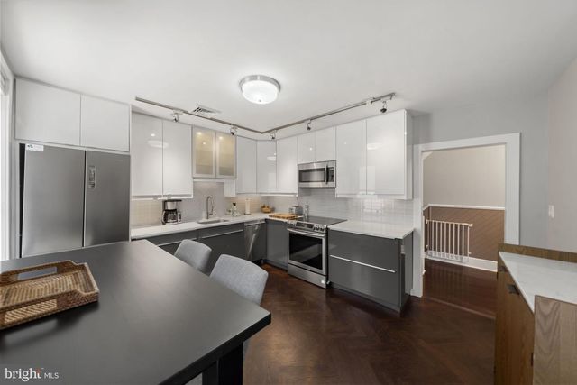 4410 MANAYUNK AVE, Philadelphia, PA 19128