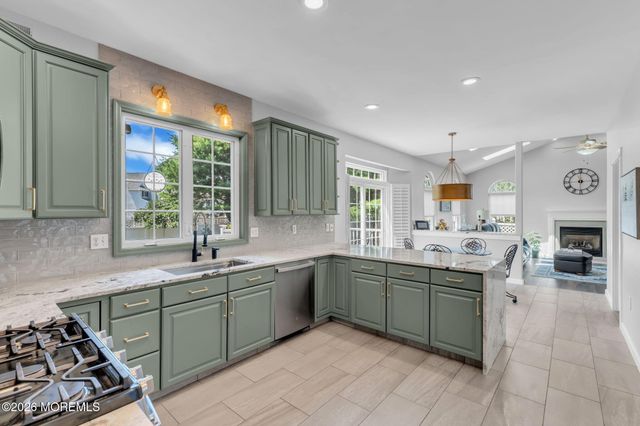 59 Brittany Drive, Bayville, NJ 08721