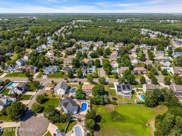 59 Brittany Drive, Bayville, NJ 08721
