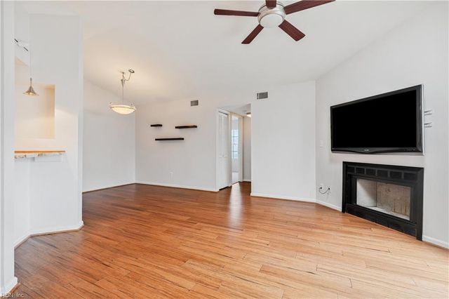 2200 Rock Cliff Reach Apt D, Chesapeake, VA 23320