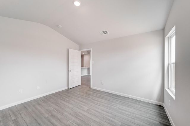 128 Road 5714, Cleveland, TX 77327