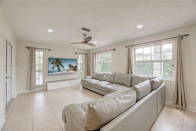 1300 NW 122 Ave, Plantation, FL 33323