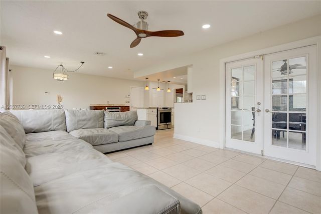 1300 NW 122 Ave, Plantation, FL 33323