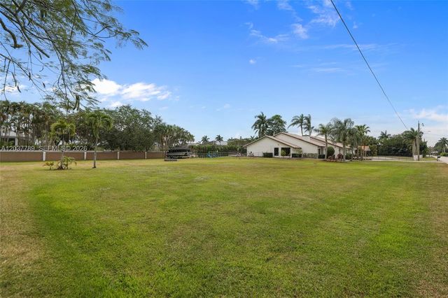 1300 NW 122 Ave, Plantation, FL 33323