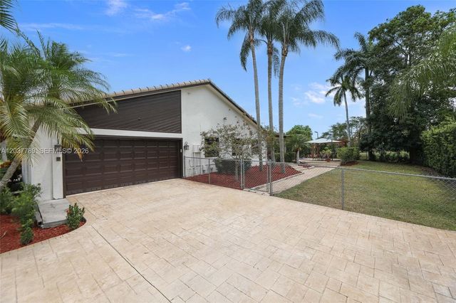 1300 NW 122 Ave, Plantation, FL 33323