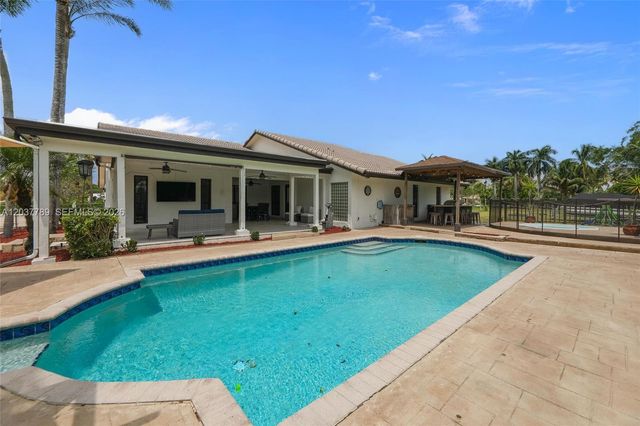 1300 NW 122 Ave, Plantation, FL 33323