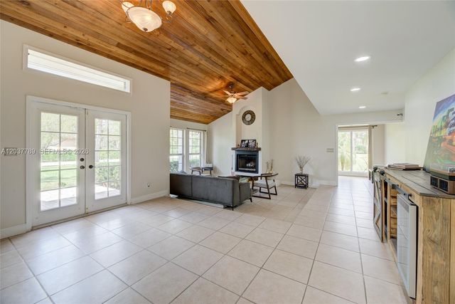 1300 NW 122 Ave, Plantation, FL 33323