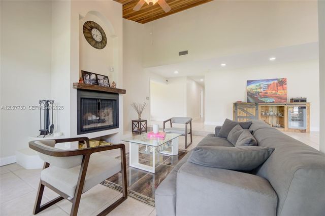 1300 NW 122 Ave, Plantation, FL 33323