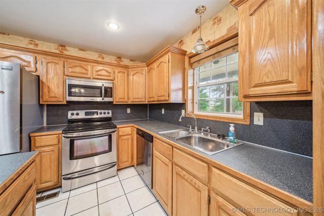 768 E Main Street, Adair, OK 74330