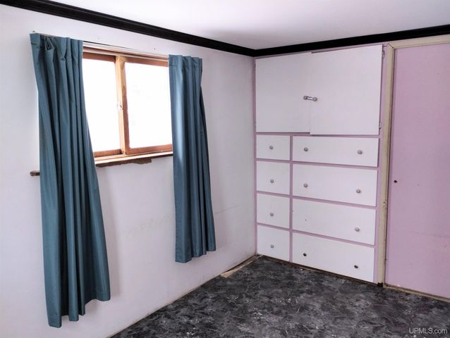 203.5 S Lincoln Road, Escanaba, MI 49829