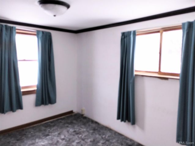 203.5 S Lincoln Road, Escanaba, MI 49829