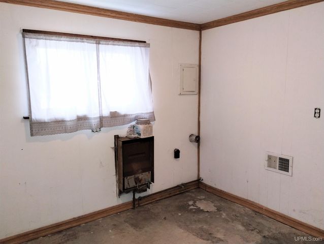 203.5 S Lincoln Road, Escanaba, MI 49829