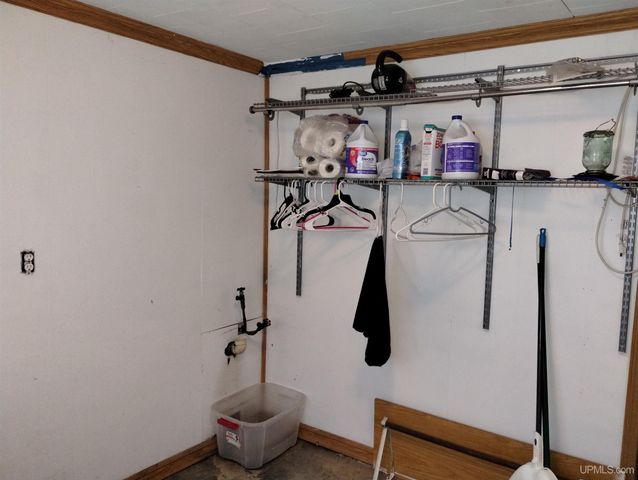 203.5 S Lincoln Road, Escanaba, MI 49829