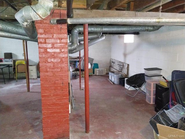 203.5 S Lincoln Road, Escanaba, MI 49829