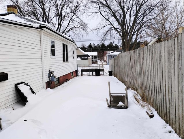 203.5 S Lincoln Road, Escanaba, MI 49829