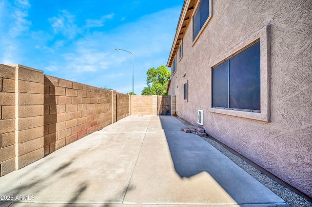 15385 W Cottonwood Circle, Surprise, AZ 85374