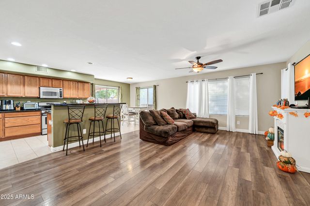 15385 W Cottonwood Circle, Surprise, AZ 85374