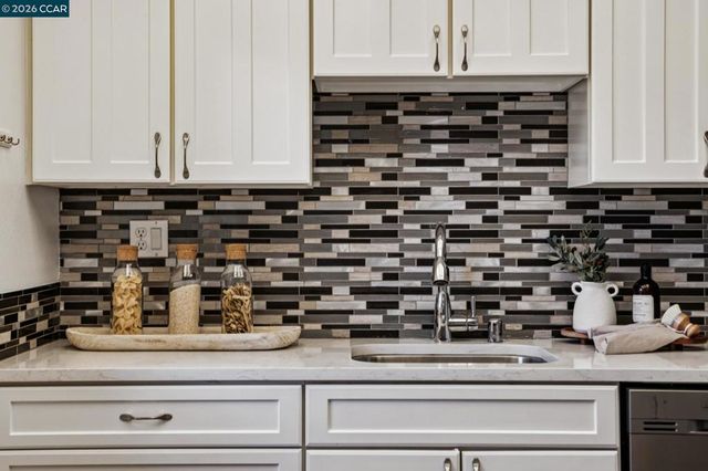 1885 Olmo Way, Walnut Creek, CA 94598