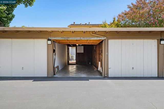 1885 Olmo Way, Walnut Creek, CA 94598