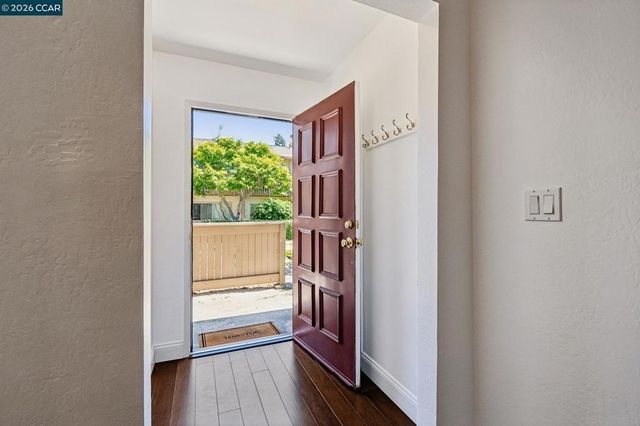 1885 Olmo Way, Walnut Creek, CA 94598
