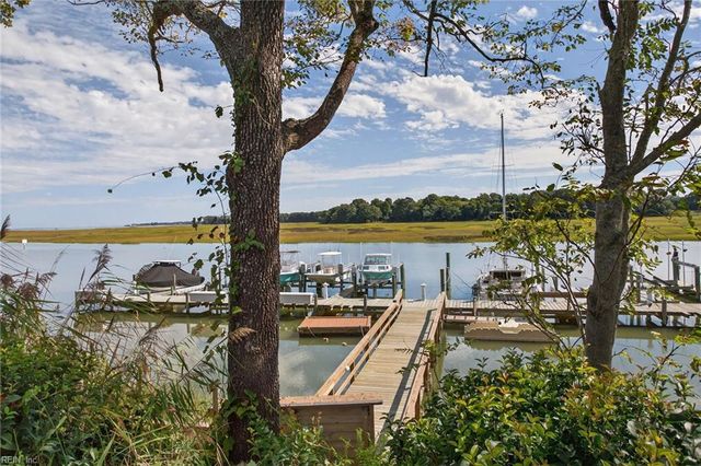 113 Windy Point DR, Suffolk, VA 23435