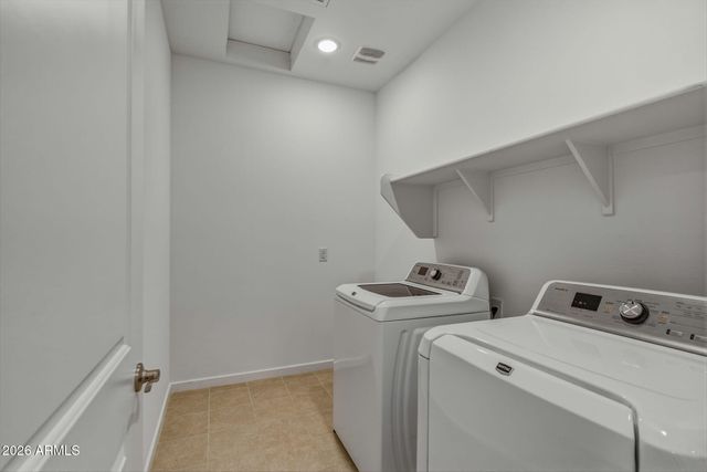 17302 W RUNNING DEER Trail, Surprise, AZ 85387
