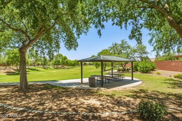 17302 W RUNNING DEER Trail, Surprise, AZ 85387