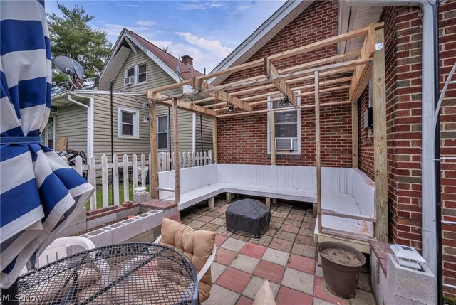 1915 4th Street NE, Canton, OH 44704