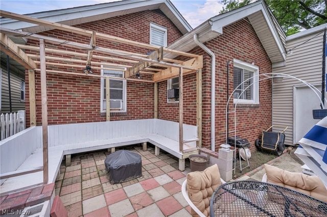 1915 4th Street NE, Canton, OH 44704