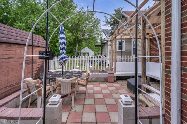 1915 4th Street NE, Canton, OH 44704