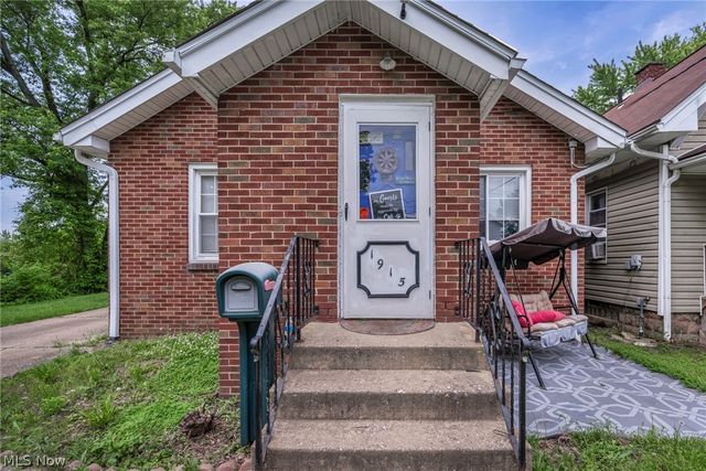 1915 4th Street NE, Canton, OH 44704