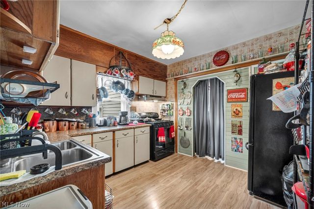 1915 4th Street NE, Canton, OH 44704