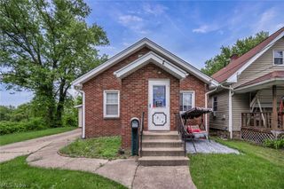 1915 4th Street NE, Canton, OH 44704